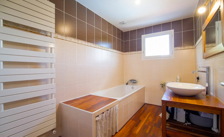 Maison Escource 5 pièce(s) 138 m2