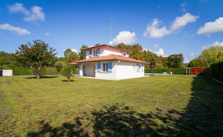 Maison Escource 5 pièce(s) 138 m2
